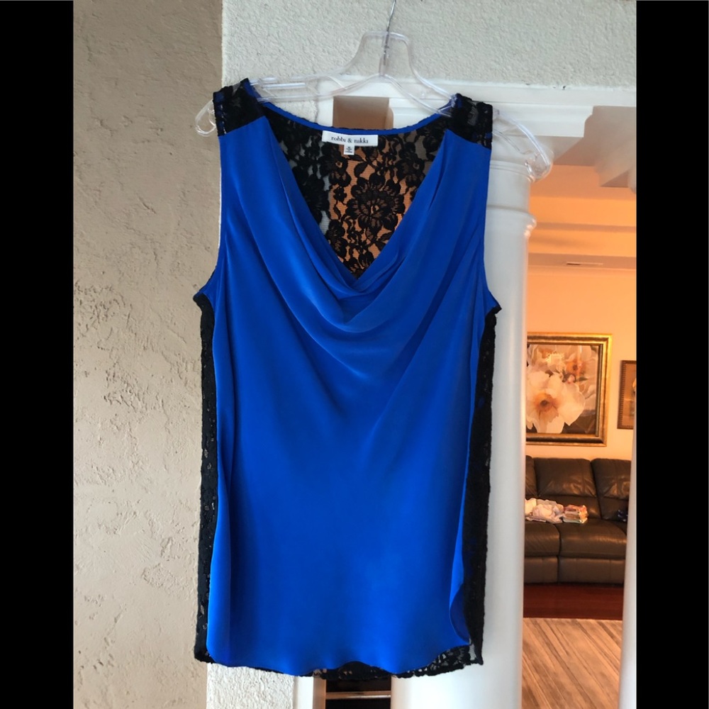 Robbi and Nikki by Robert Rodriguez silk and lace sleeveless blouse.